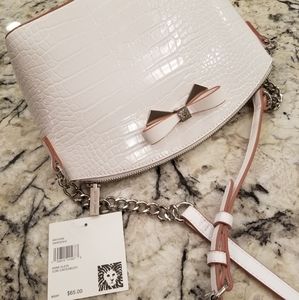 Beautiful white crossbody bag. New with tag.